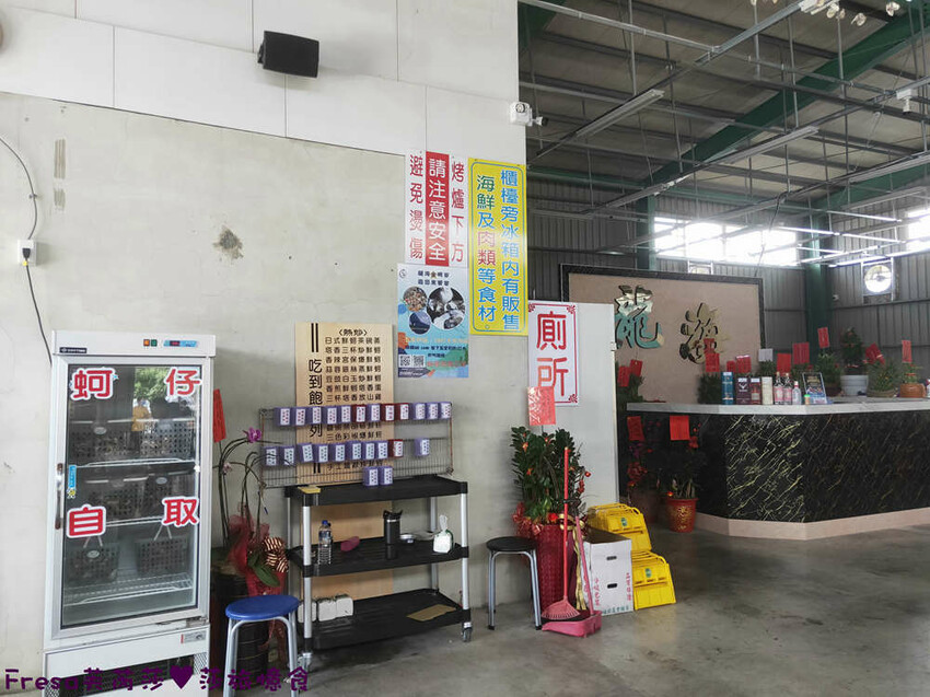 嘉義吃到飽【龍海全蚵宴】新鮮肥美大蚵仔任你吃!多達20道炸物熱炒.汽水甜點│高跟鞋教堂│布袋美食