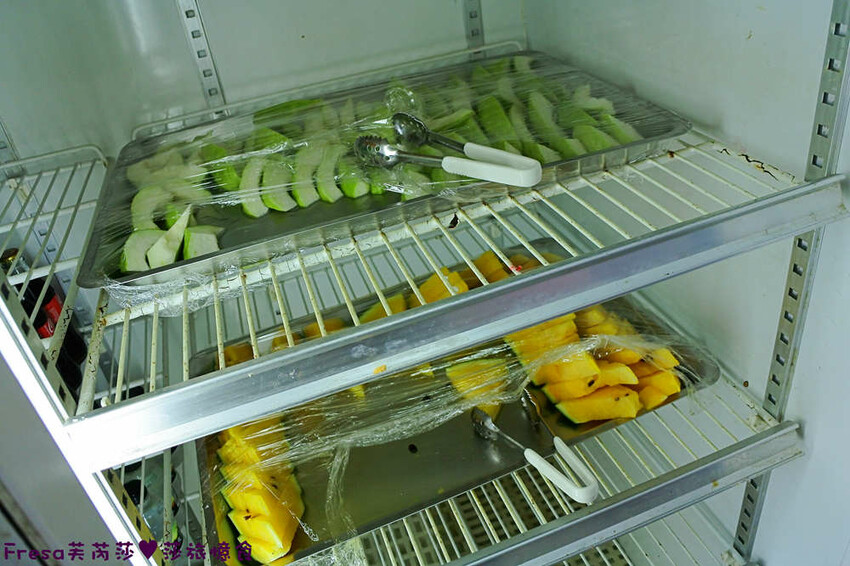 嘉義吃到飽【龍海全蚵宴】新鮮肥美大蚵仔任你吃!多達20道炸物熱炒.汽水甜點│高跟鞋教堂│布袋美食