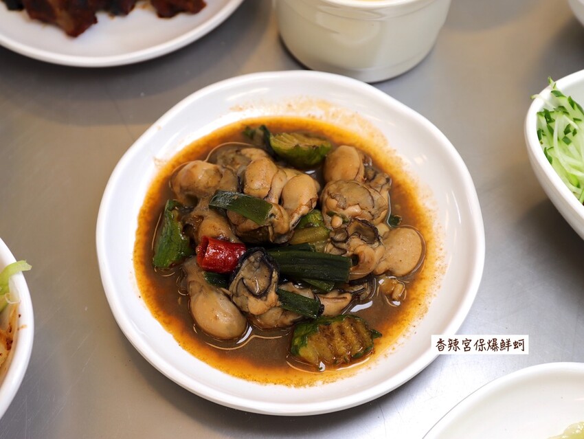 嘉義吃到飽推薦/龍海全蚵宴399鮮蚵吃到飽：嘉義高跟鞋教堂旁CP值最高!炭烤鮮蚵任你吃到飽/20多道熱炒料理.海鮮炸物.特色冷盤.暖胃熱湯通通任你吃/新開幕不限時.超划算 - 進食的巨鼠