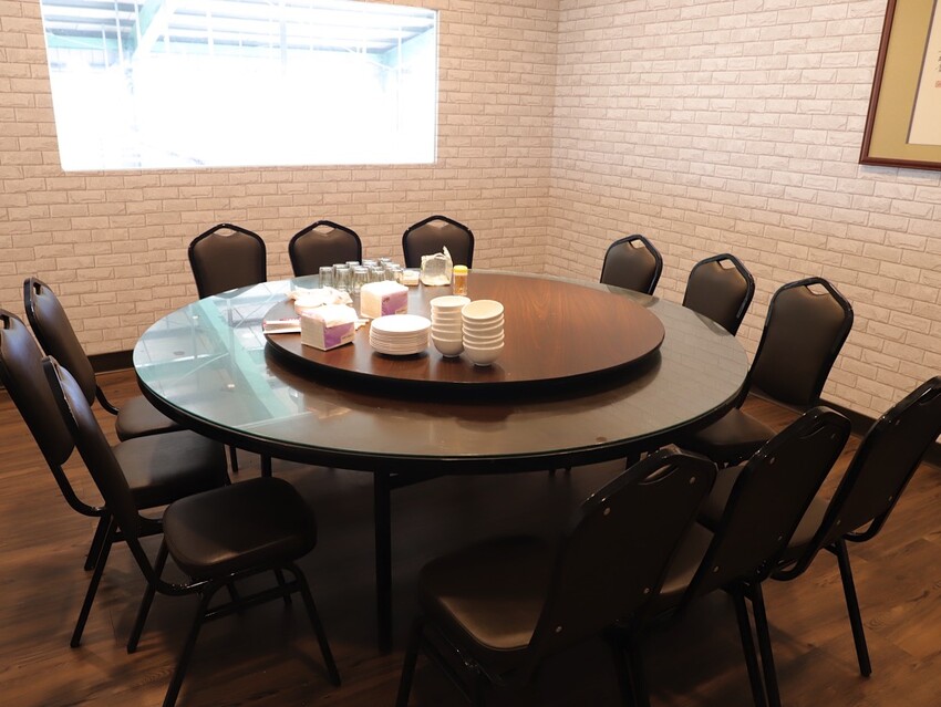 嘉義吃到飽推薦/龍海全蚵宴399鮮蚵吃到飽：嘉義高跟鞋教堂旁CP值最高!炭烤鮮蚵任你吃到飽/20多道熱炒料理.海鮮炸物.特色冷盤.暖胃熱湯通通任你吃/新開幕不限時.超划算 - 進食的巨鼠