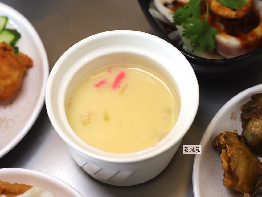 嘉義吃到飽推薦/龍海全蚵宴399鮮蚵吃到飽：嘉義高跟鞋教堂旁CP值最高!炭烤鮮蚵任你吃到飽/20多道熱炒料理.海鮮炸物.特色冷盤.暖胃熱湯通通任你吃/新開幕不限時.超划算 - 進食的巨鼠