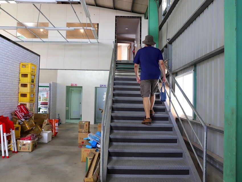 嘉義吃到飽推薦/龍海全蚵宴399鮮蚵吃到飽：嘉義高跟鞋教堂旁CP值最高!炭烤鮮蚵任你吃到飽/20多道熱炒料理.海鮮炸物.特色冷盤.暖胃熱湯通通任你吃/新開幕不限時.超划算 - 進食的巨鼠