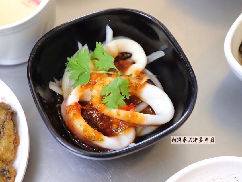 嘉義吃到飽推薦/龍海全蚵宴399鮮蚵吃到飽：嘉義高跟鞋教堂旁CP值最高!炭烤鮮蚵任你吃到飽/20多道熱炒料理.海鮮炸物.特色冷盤.暖胃熱湯通通任你吃/新開幕不限時.超划算 - 進食的巨鼠