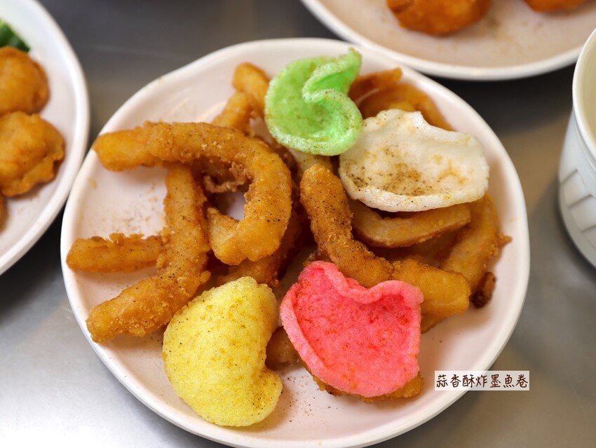 嘉義吃到飽推薦/龍海全蚵宴399鮮蚵吃到飽：嘉義高跟鞋教堂旁CP值最高!炭烤鮮蚵任你吃到飽/20多道熱炒料理.海鮮炸物.特色冷盤.暖胃熱湯通通任你吃/新開幕不限時.超划算 - 進食的巨鼠