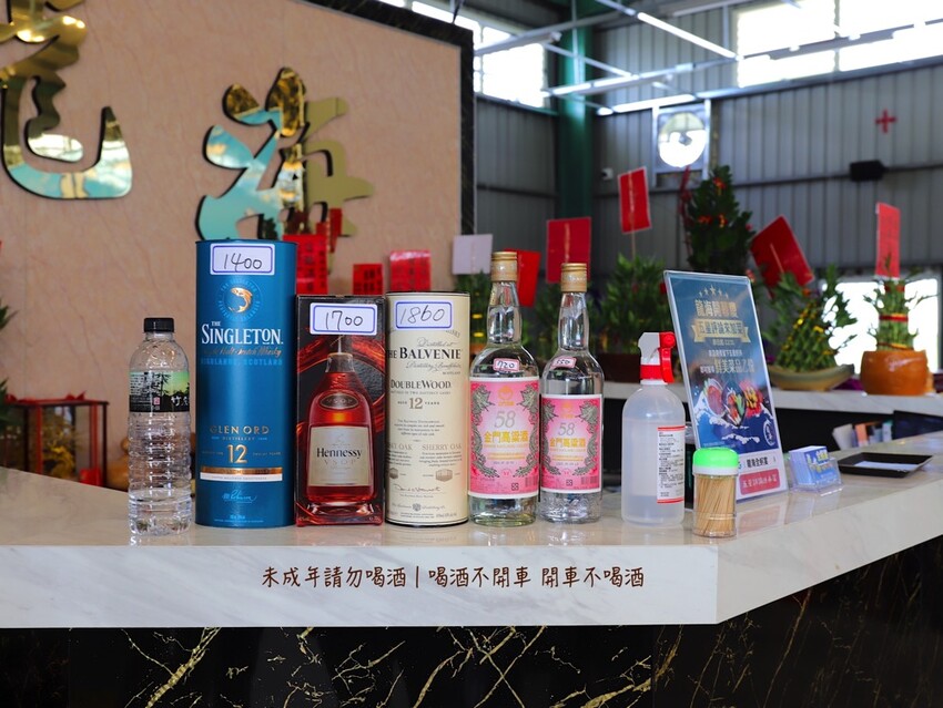 嘉義吃到飽推薦/龍海全蚵宴399鮮蚵吃到飽：嘉義高跟鞋教堂旁CP值最高!炭烤鮮蚵任你吃到飽/20多道熱炒料理.海鮮炸物.特色冷盤.暖胃熱湯通通任你吃/新開幕不限時.超划算 - 進食的巨鼠