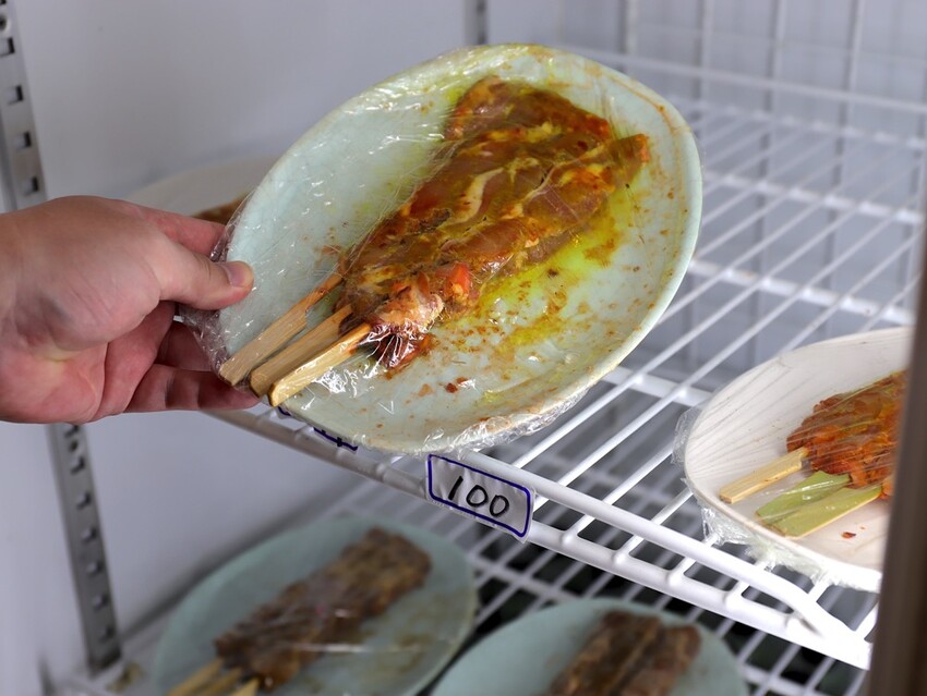 嘉義吃到飽推薦/龍海全蚵宴399鮮蚵吃到飽：嘉義高跟鞋教堂旁CP值最高!炭烤鮮蚵任你吃到飽/20多道熱炒料理.海鮮炸物.特色冷盤.暖胃熱湯通通任你吃/新開幕不限時.超划算 - 進食的巨鼠