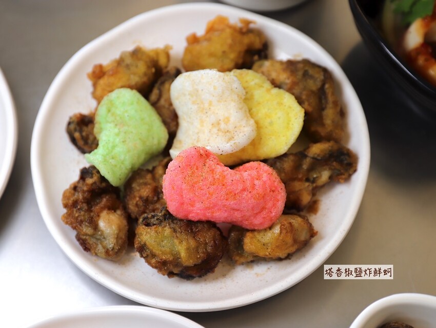 嘉義吃到飽推薦/龍海全蚵宴399鮮蚵吃到飽：嘉義高跟鞋教堂旁CP值最高!炭烤鮮蚵任你吃到飽/20多道熱炒料理.海鮮炸物.特色冷盤.暖胃熱湯通通任你吃/新開幕不限時.超划算 - 進食的巨鼠