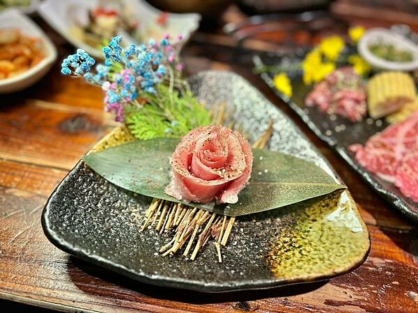 +(東區燒肉)吽Home燒肉~高檔肉質鮮甜多汁、眾多名人網紅 +(東區燒肉)吽Home燒肉~高檔肉質鮮甜多汁、眾多名人網紅