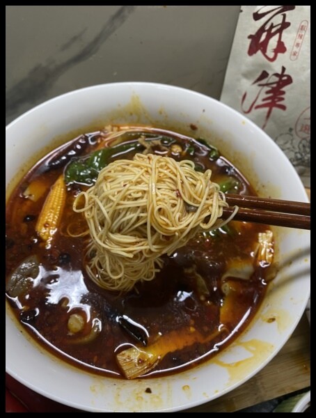 【麻辣鍋底料開箱 / 萬用漢方辣椒醬 / 麻辣鍋底推薦】【麻津家評價】麻中帶辣、辣中帶香 中秋烤肉沾醬,麻辣