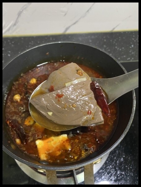 【麻辣鍋底料開箱 / 萬用漢方辣椒醬 / 麻辣鍋底推薦】【麻津家評價】麻中帶辣、辣中帶香 中秋烤肉沾醬,麻辣