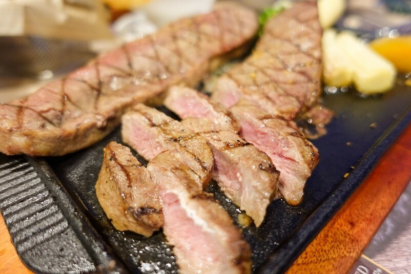 【食記】瀧厚炙燒熟成牛排 蘆洲家樂福店，溼式熟成一吃就上癮，好吃高CP！