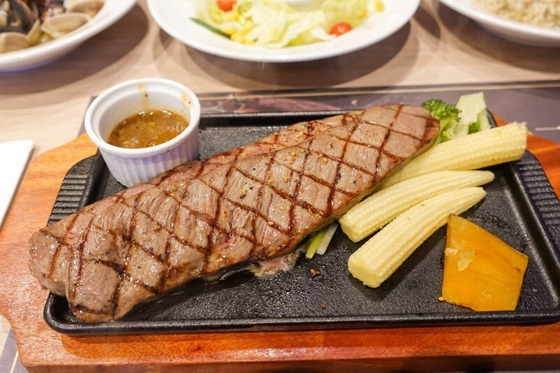 【食記】瀧厚炙燒熟成牛排 蘆洲家樂福店，溼式熟成一吃就上癮，好吃高CP！