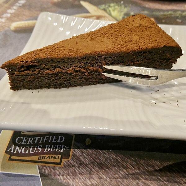 新北市三重美食推薦/瀧厚炙燒熟成牛排-三重店/與朋友二訪美食/不吃牛推薦戰斧豬排與吃牛推薦雙倍無骨肩小排