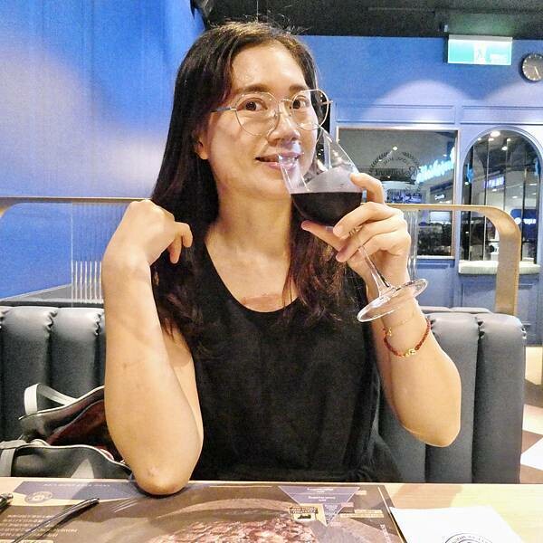 新北市三重美食推薦/瀧厚炙燒熟成牛排-三重店/與朋友二訪美食/不吃牛推薦戰斧豬排與吃牛推薦雙倍無骨肩小排