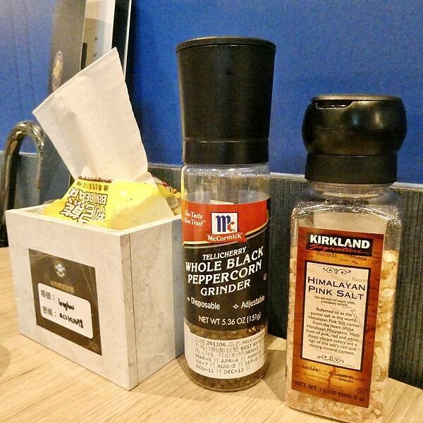 新北市三重美食推薦/瀧厚炙燒熟成牛排-三重店/與朋友二訪美食/不吃牛推薦戰斧豬排與吃牛推薦雙倍無骨肩小排