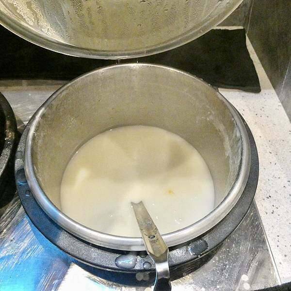 新北市三重美食推薦/瀧厚炙燒熟成牛排-三重店/與朋友二訪美食/不吃牛推薦戰斧豬排與吃牛推薦雙倍無骨肩小排