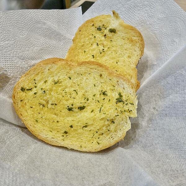 新北市三重美食推薦/瀧厚炙燒熟成牛排-三重店/與朋友二訪美食/不吃牛推薦戰斧豬排與吃牛推薦雙倍無骨肩小排