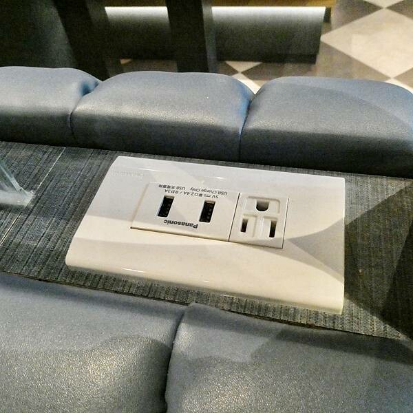 新北市三重美食推薦/瀧厚炙燒熟成牛排-三重店/與朋友二訪美食/不吃牛推薦戰斧豬排與吃牛推薦雙倍無骨肩小排