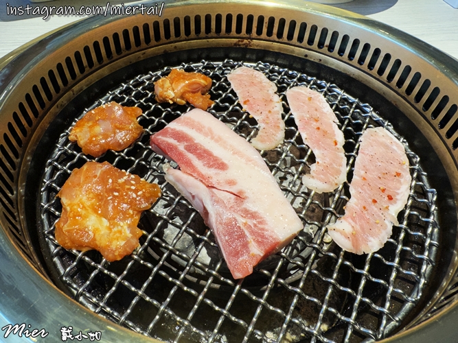 台中||南屯區 白色文青網美風燒肉店 輕井澤集團燒肉新品牌超 台中||南屯區 白色文青網美風燒肉店 輕井澤集團燒肉新品牌超