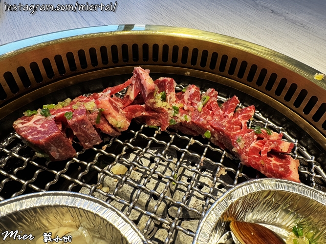 台中||南屯區 白色文青網美風燒肉店 輕井澤集團燒肉新品牌超 台中||南屯區 白色文青網美風燒肉店 輕井澤集團燒肉新品牌超