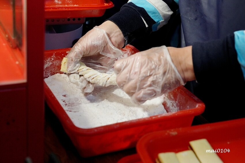 台北市大安區臨江夜市（原通化夜市）美食推薦｜雅米現烤甜甜圈&雞蛋糕～在台北也吃的到檜木甜甜圈，早餐、點心、下午茶