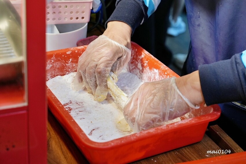 台北市大安區臨江夜市（原通化夜市）美食推薦｜雅米現烤甜甜圈&雞蛋糕～在台北也吃的到檜木甜甜圈，早餐、點心、下午茶