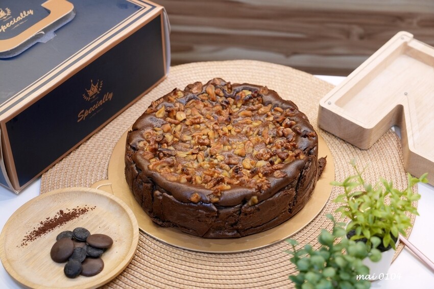 桃園美食｜紐曼蛋糕NewMan Cake～巷弄內手工製作的千層蛋糕、乳酪蛋糕，宅配、自取皆可，生日蛋糕、節慶、