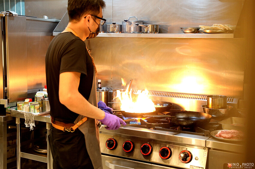 日月潭高質感旅店！附設絕美高空泳池、星空吧和KTV 一泊二食五星料理｜歸璞泊旅Hotel Beore