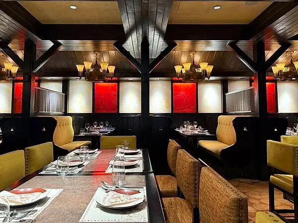 台北喜來登比薩屋！義大利比薩冠軍快閃，13款大師級菜單，窯烤現做必吃。