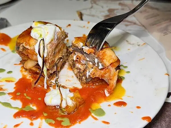 台北喜來登比薩屋！義大利比薩冠軍快閃，13款大師級菜單，窯烤現做必吃。