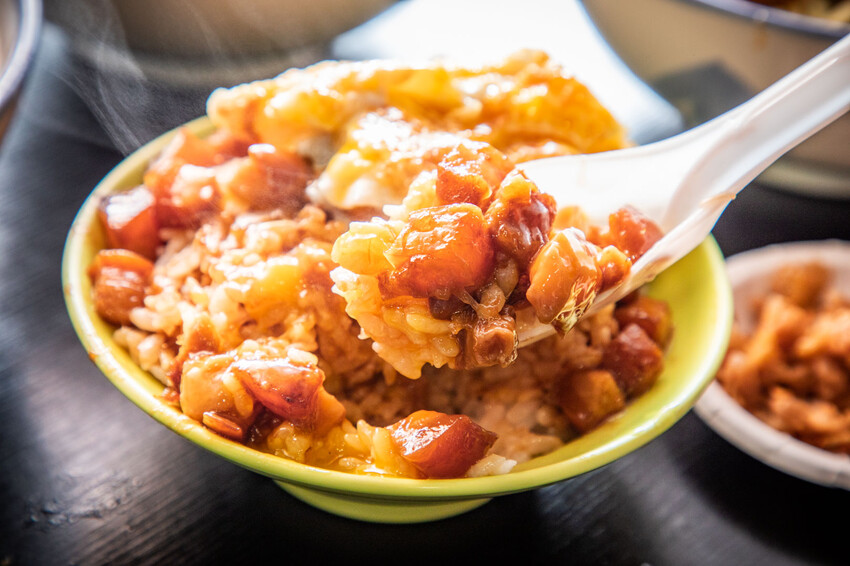 三重滷肉飯必吃!滷好記豬腳飯三重人激推,南部口味滷肉、Q彈腿庫飯超值。