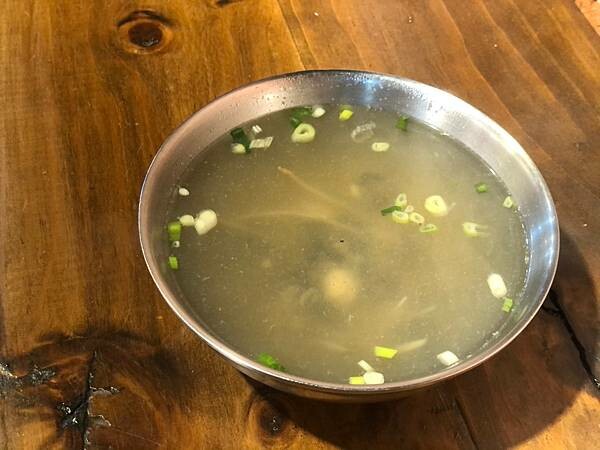 ＋（松江南京小吃）台南無刺虱目魚-肉燥飯上鋪滿虱目魚皮 鮮甜