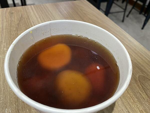 【台中 湯圓】蘇媽媽湯圓逢甲店，埔里來的口味~推薦鹹食米粉湯