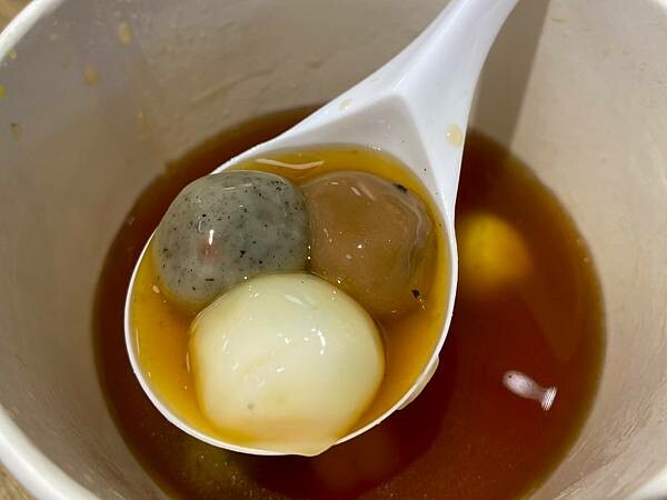 【台中 湯圓】蘇媽媽湯圓逢甲店，埔里來的口味~推薦鹹食米粉湯