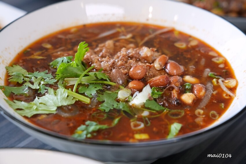 桃園平鎮美食｜饗吃麻辣重慶小麵～四川道地麵食，酸辣粉、老壇酸菜、重慶小麵還有經典的小菜通通有