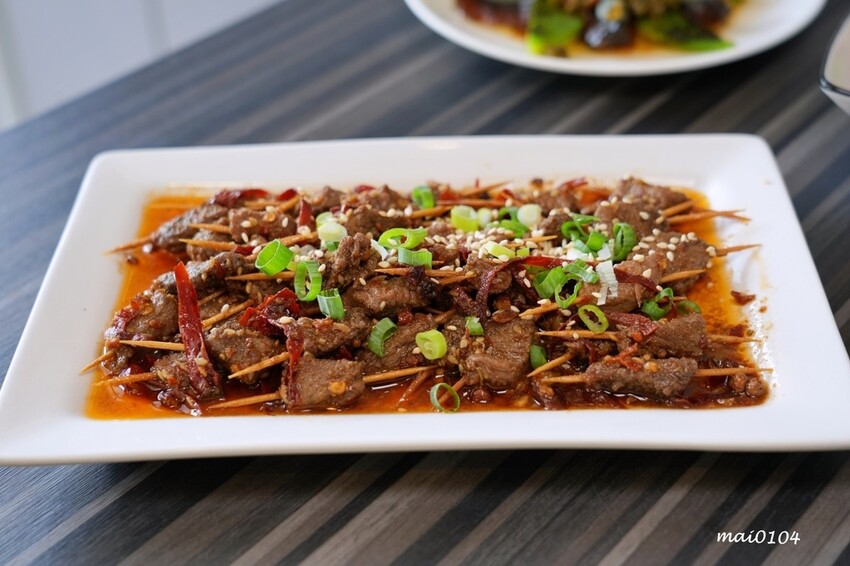 桃園平鎮美食｜饗吃麻辣重慶小麵～四川道地麵食，酸辣粉、老壇酸菜、重慶小麵還有經典的小菜通通有