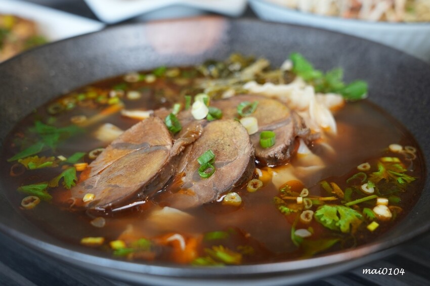 桃園平鎮美食｜饗吃麻辣重慶小麵～四川道地麵食，酸辣粉、老壇酸菜、重慶小麵還有經典的小菜通通有