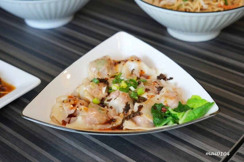 桃園平鎮美食｜饗吃麻辣重慶小麵～四川道地麵食，酸辣粉、老壇酸菜、重慶小麵還有經典的小菜通通有