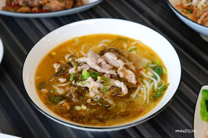 桃園平鎮美食｜饗吃麻辣重慶小麵～四川道地麵食，酸辣粉、老壇酸菜、重慶小麵還有經典的小菜通通有