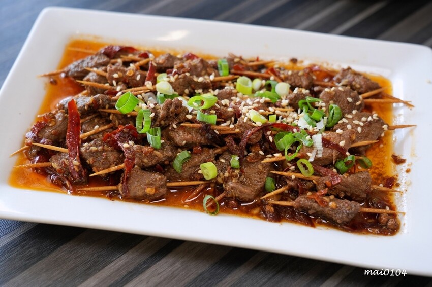 桃園平鎮美食｜饗吃麻辣重慶小麵～四川道地麵食，酸辣粉、老壇酸菜、重慶小麵還有經典的小菜通通有