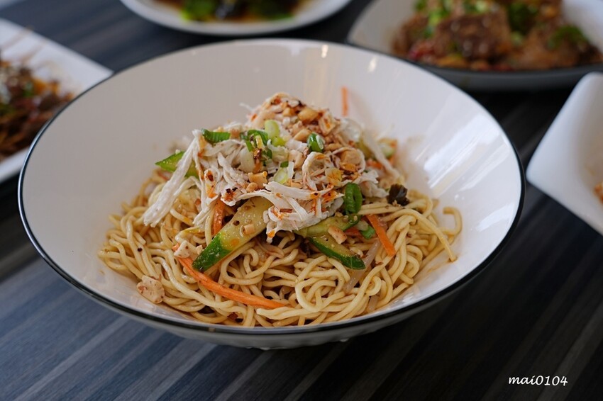 桃園平鎮美食｜饗吃麻辣重慶小麵～四川道地麵食，酸辣粉、老壇酸菜、重慶小麵還有經典的小菜通通有