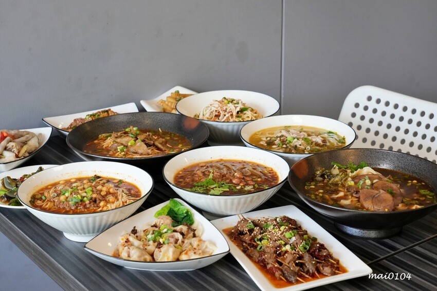 桃園平鎮美食｜饗吃麻辣重慶小麵～四川道地麵食，酸辣粉、老壇酸菜、重慶小麵還有經典的小菜通通有