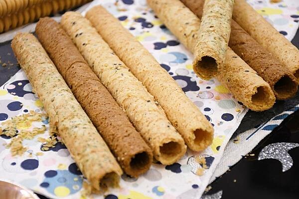 每日新鮮製作，慢來就買不到嘉義人最推薦的嘉義伴手禮啦~【品香蛋捲】用最簡單的原料、不加水、不加香精，