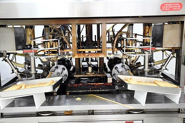 每日新鮮製作，慢來就買不到嘉義人最推薦的嘉義伴手禮啦~【品香蛋捲】用最簡單的原料、不加水、不加香精，