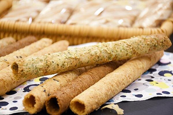 每日新鮮製作，慢來就買不到嘉義人最推薦的嘉義伴手禮啦~【品香蛋捲】用最簡單的原料、不加水、不加香精，