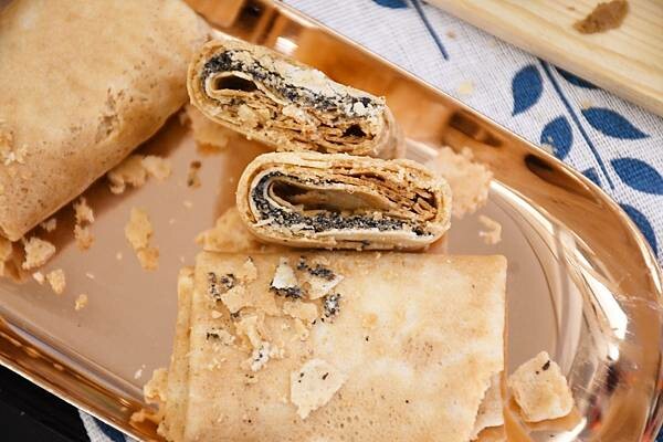 每日新鮮製作，慢來就買不到嘉義人最推薦的嘉義伴手禮啦~【品香蛋捲】用最簡單的原料、不加水、不加香精，