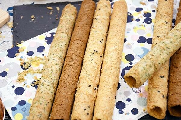 每日新鮮製作，慢來就買不到嘉義人最推薦的嘉義伴手禮啦~【品香蛋捲】用最簡單的原料、不加水、不加香精，