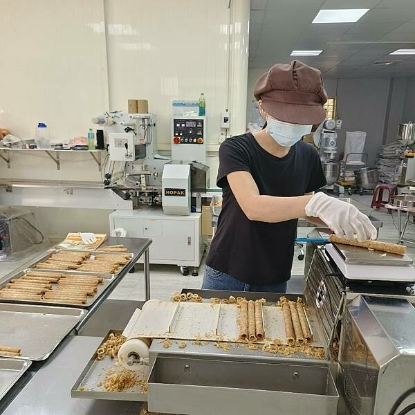 嘉義市西區(嘉義/西區)品香蛋捲-五種口味蛋捲、三種口味鳳凰酥就賣到嚇嚇叫，來到嘉義伴手禮不選他怎可以