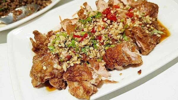 金鴻美食小館泰國料理｜平民化的價格卻能吃到名店等級的品質，ＣＰ值爆高的平價泰式料理