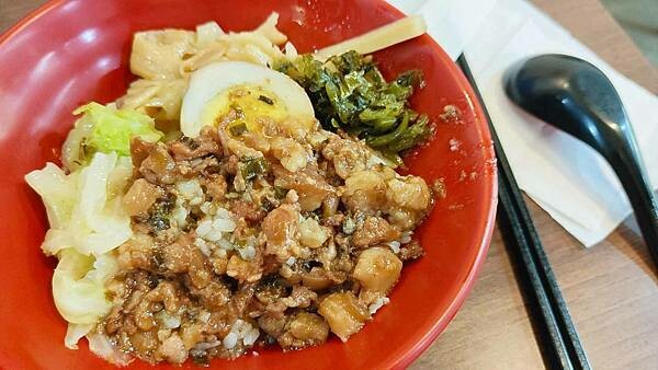 金展雞肉飯|頂溪捷運站附近好吃的滷肉飯,便宜又美味